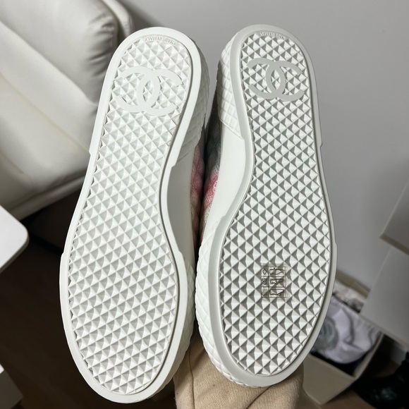 Authentic CHANEL Tie Dye Printed Canvas Multicolor Sneakers NWT - Picture 4 of 8